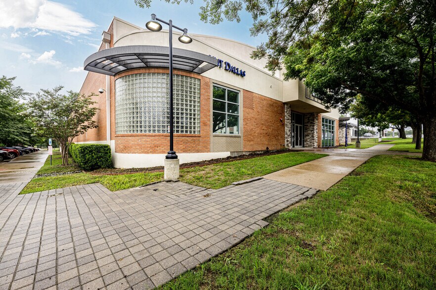 More Photos Of 4315 S Lancaster Rd, Dallas Office For Lease