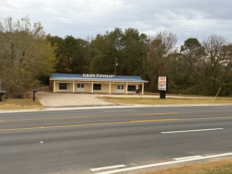 More Photos Of 3713-3715 Pepperell Pky, Opelika Freestanding For Lease