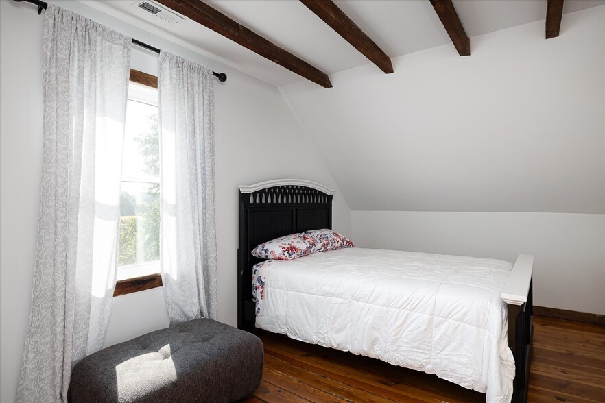 More Photos Of 667 Hustle Rd, Hustle Winery Vineyard For Sale