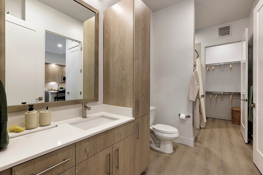 More Photos Of 7910 S New Braunfels, San Antonio Apartments For Lease