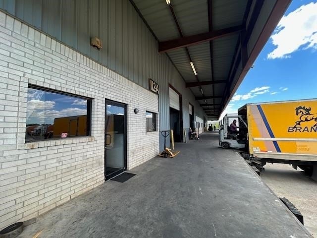 More Photos Of 112 Flecha Ln, Laredo Distribution For Lease