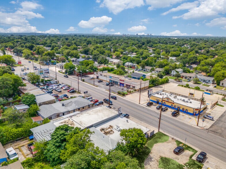 More Photos Of 1416 W Hildebrand Ave, San Antonio Freestanding For Sale