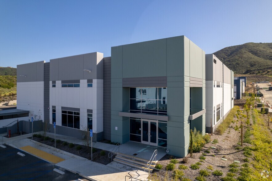 More Photos Of 42637 Avenida Alvarado, Temecula Industrial For Sale