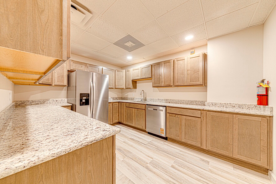 More Photos Of 2803 S Bay St, Eustis Medical For Sale