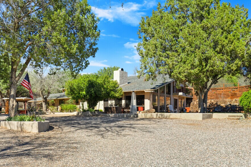 More Photos Of 10580 E Swinging Bridge Ln, Cornville Specialty For Sale