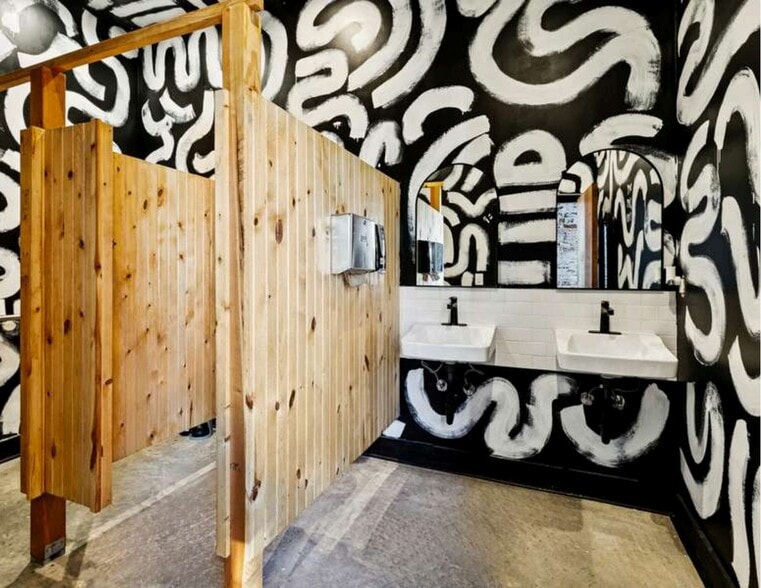 More Photos Of 801 Patterson Dr, New Orleans Storefront Retail Office For Lease