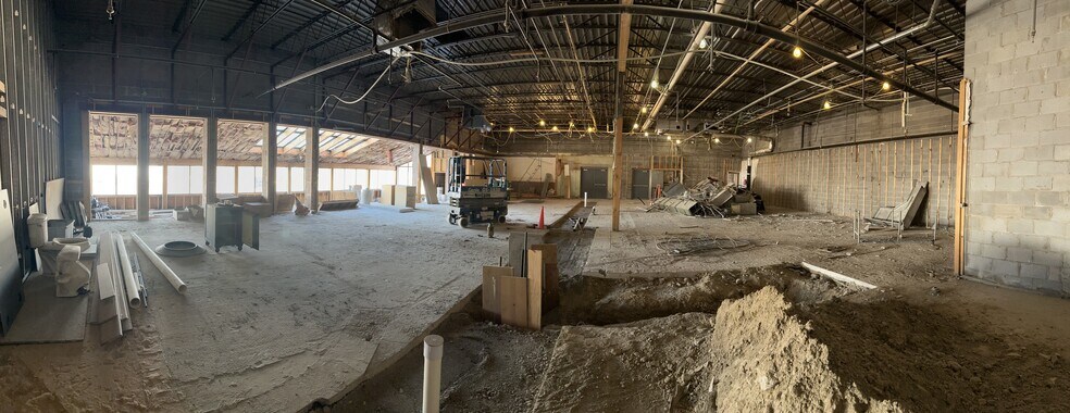 More Photos Of 1020-1060 E Ridge Rd, Rochester General Retail For Sale