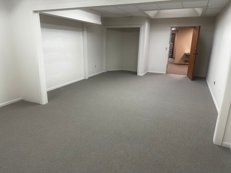 More Photos Of 736 W Ingomar Rd, Ingomar Office For Sale