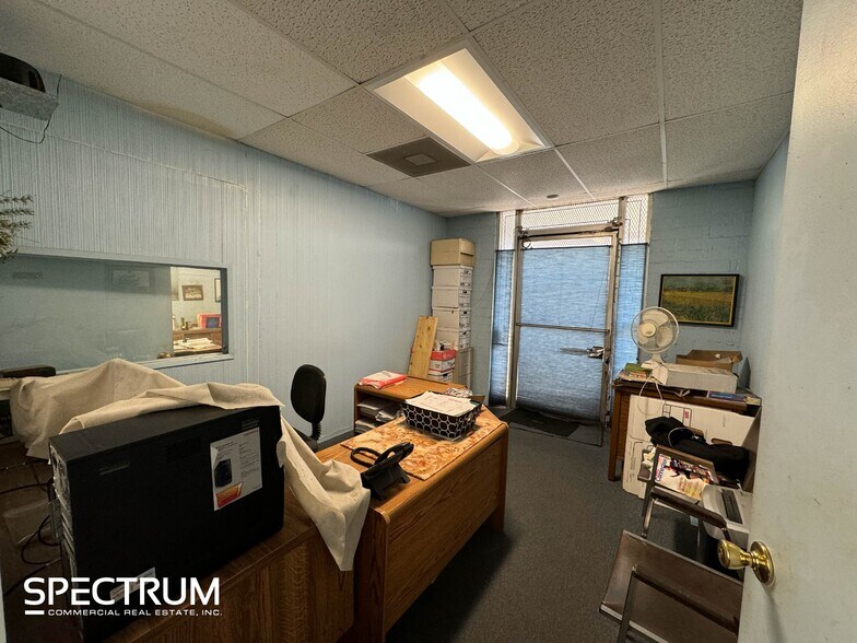 More Photos Of 7621 Hayvenhurst Ave, Van Nuys Light Manufacturing For Lease