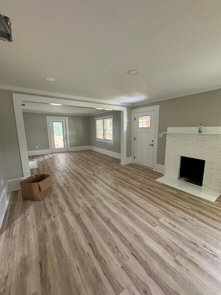 More Photos Of 5755 Stonewall Tell Rd, Atlanta Office For Sale