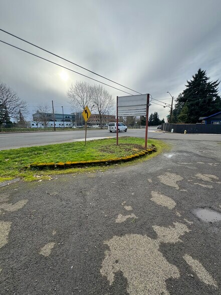 More Photos Of 1500 E Fourth Plain Blvd, Vancouver Freestanding For Lease