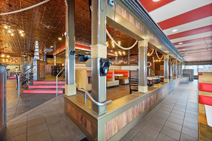 More Photos Of 11340 Princeton Pike, Cincinnati Restaurant For Lease