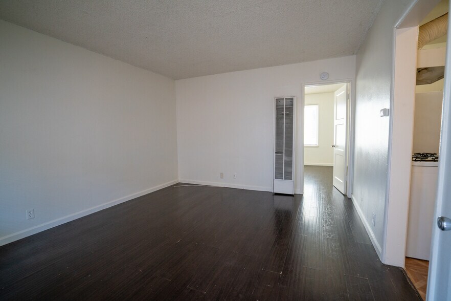 More Photos Of 1425 Cedar Ave, Long Beach Apartments For Sale
