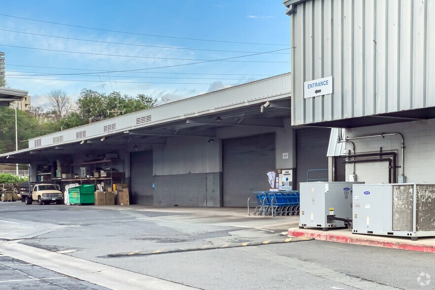 More Photos Of 930 Mapunapuna St, Honolulu Warehouse For Lease
