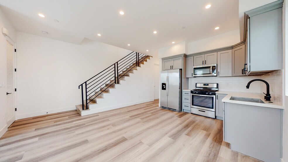 More Photos Of 525 N Normandie Ave, Los Angeles Apartments For Sale