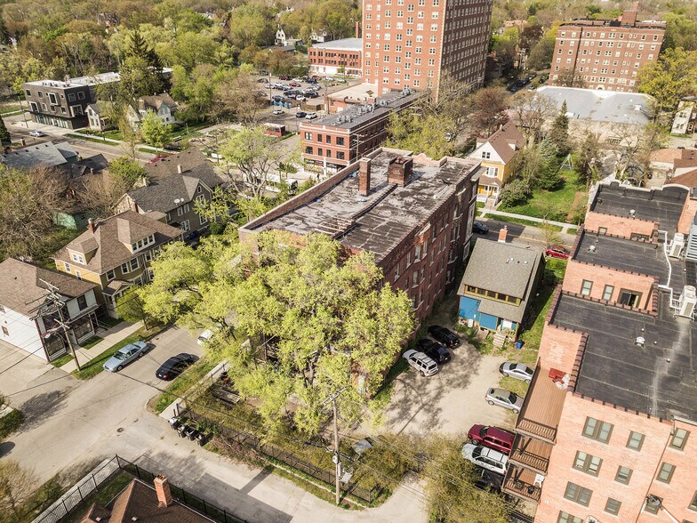 More Photos Of 1121 Van Dyke St, Detroit Apartments For Sale
