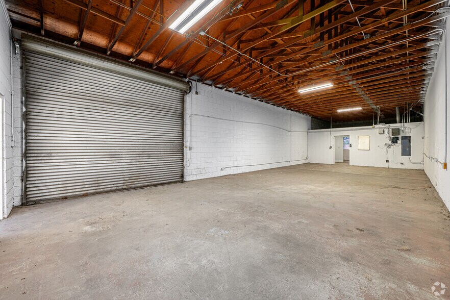 More Photos Of 844 N Vernon St, Azusa Warehouse For Lease