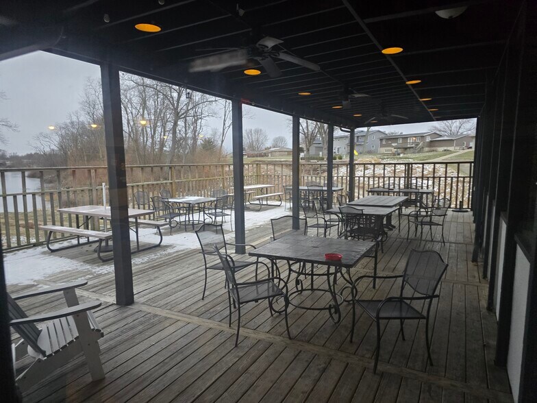 More Photos Of 1620 Summit Dr, Pekin Golf Course Driving Range For Sale