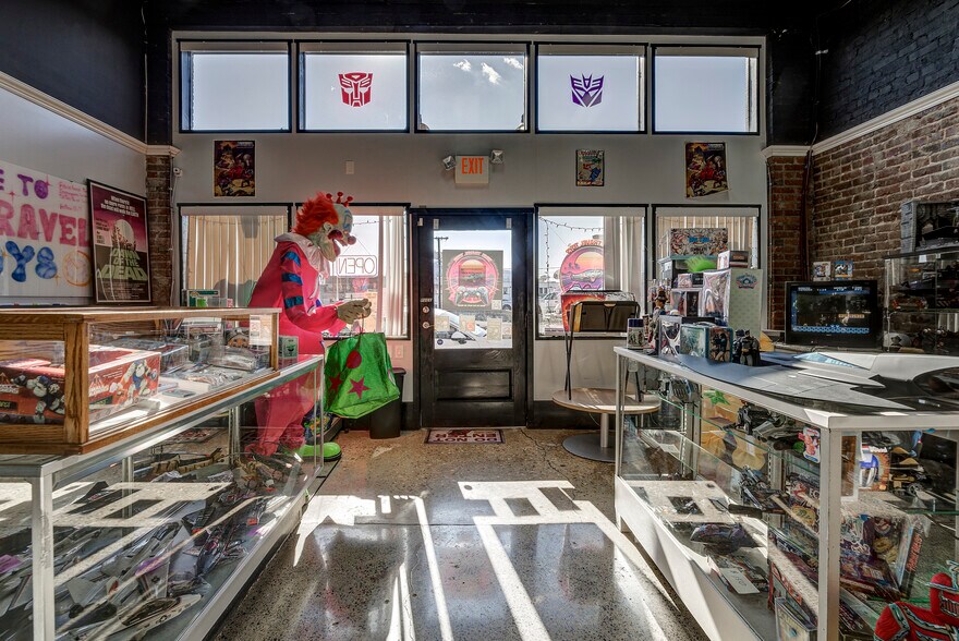 More Photos Of 227 Main St, Kingsport Storefront Retail Residential For Sale