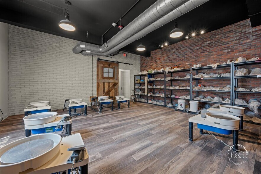 More Photos Of 4958 Main St, Downers Grove Office Residential For Lease