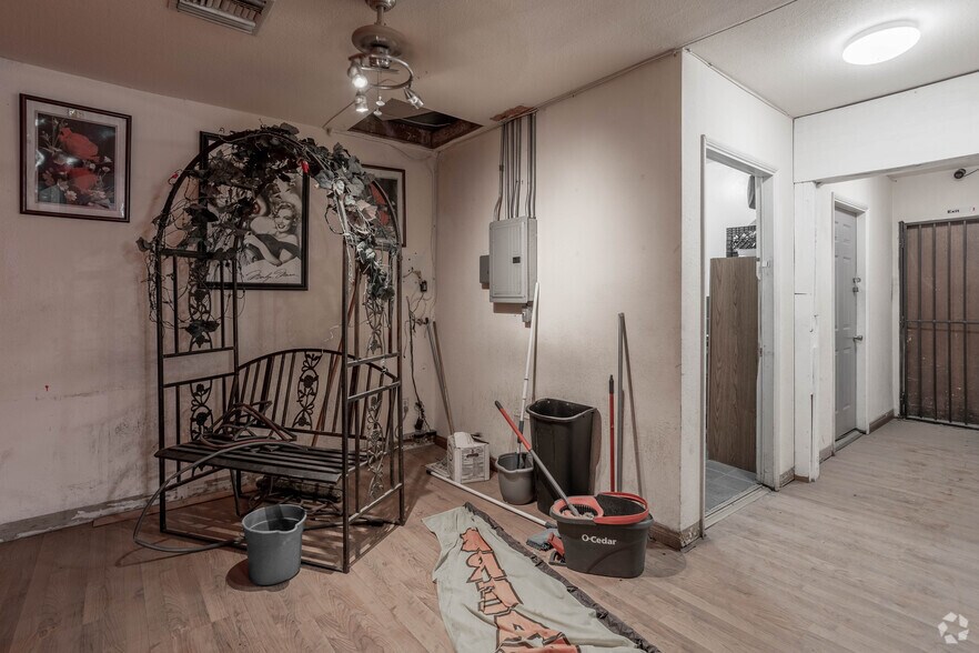 More Photos Of 114 E 11th St, Perris Restaurant For Sale