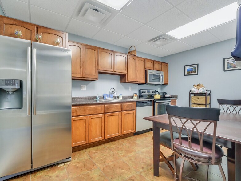 More Photos Of 1453 W Oglethorpe Hwy, Hinesville Office Residential For Lease