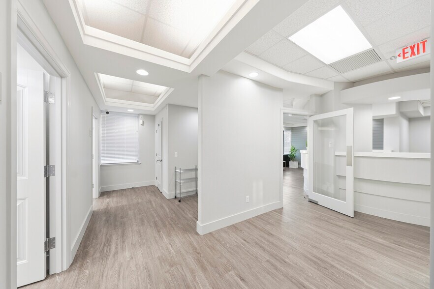 More Photos Of 1205-1350 Plaza Blvd, Central Point Freestanding For Lease
