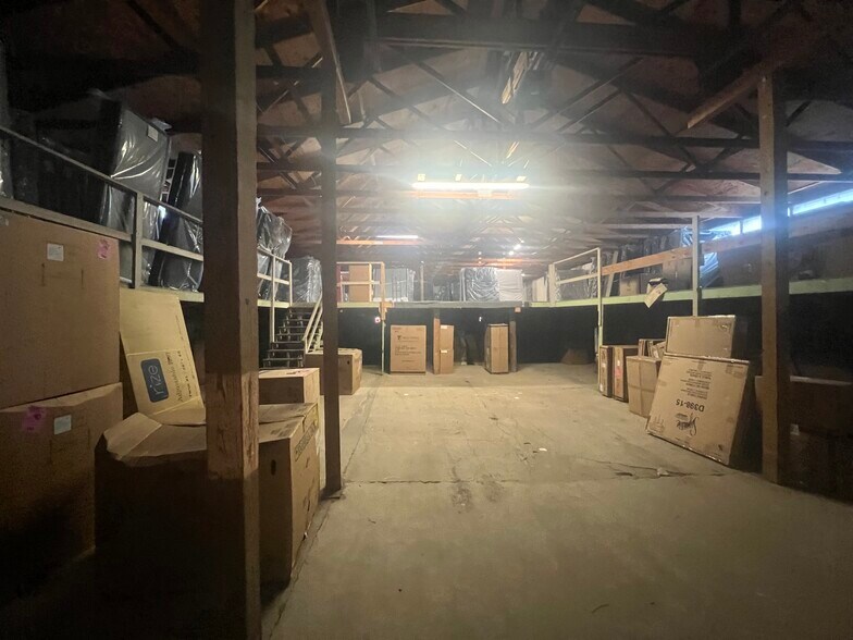 More Photos Of 1205 Spring St, Latrobe Unknown For Lease