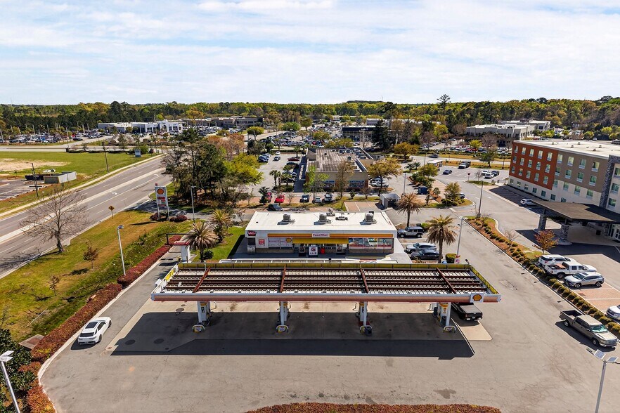 More Photos Of 4 Park Of Commerce Way, Savannah Convenience Store For Sale