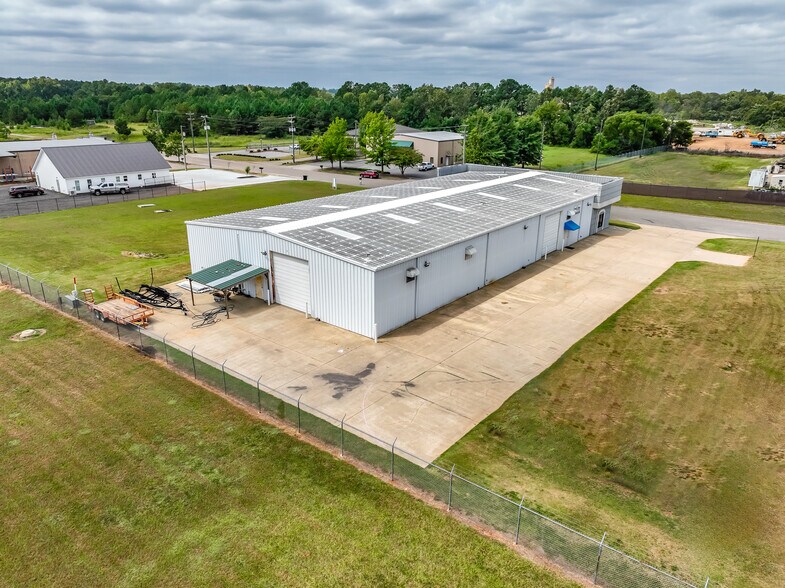 More Photos Of 285 Kershaw Industrial Blvd, Montgomery Warehouse For Sale