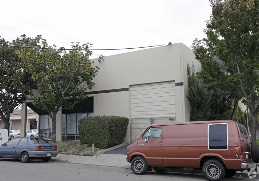 More Photos Of 470-476 Whitney St, San Leandro Warehouse For Sale