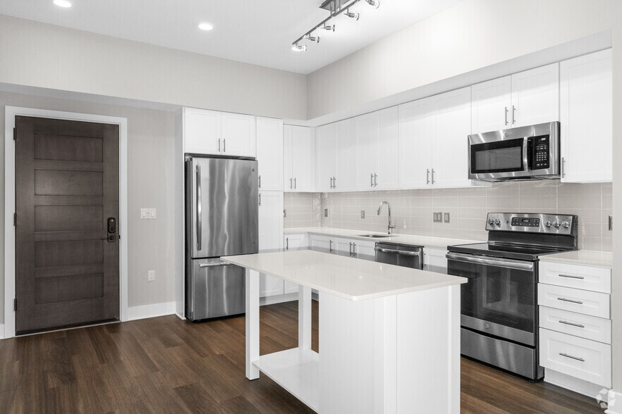 More Photos Of 3400 S Clark St, Arlington Apartments For Lease