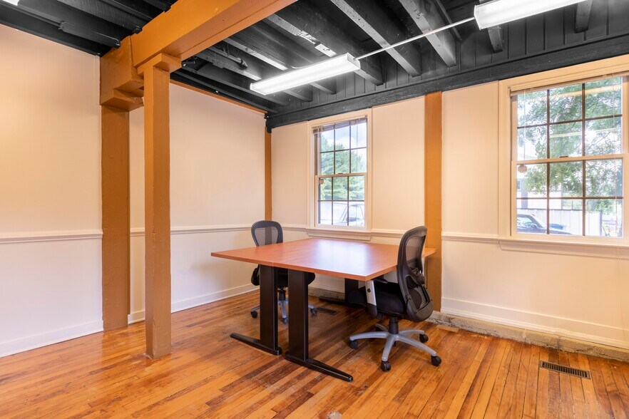 More Photos Of 196 W Ashland St, Doylestown Coworking Space