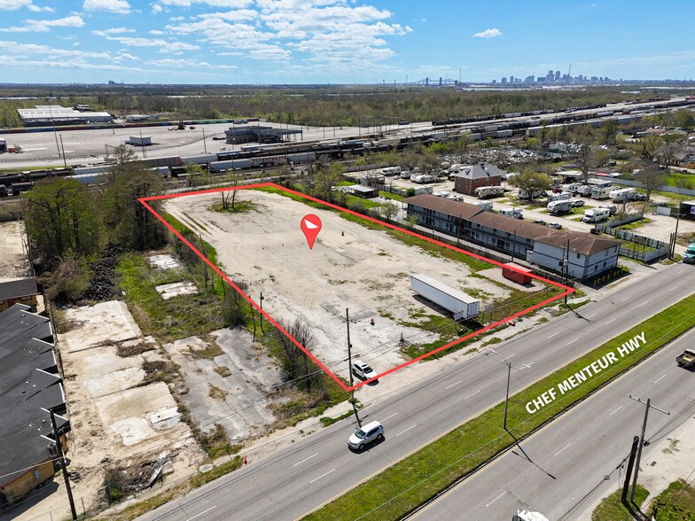 Primary Photo Of 7708 Chef Menteur Hwy, New Orleans Land For Lease