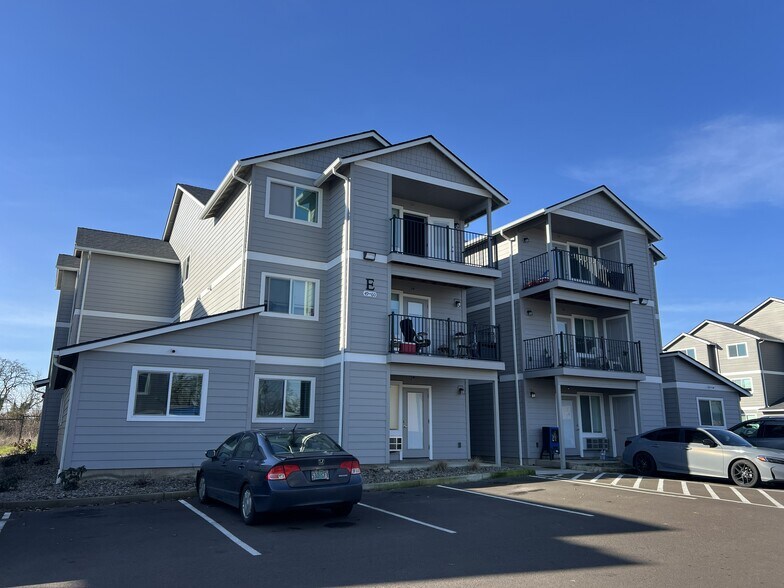 More Photos Of 972 N 2nd St, Jefferson Multifamily For Sale