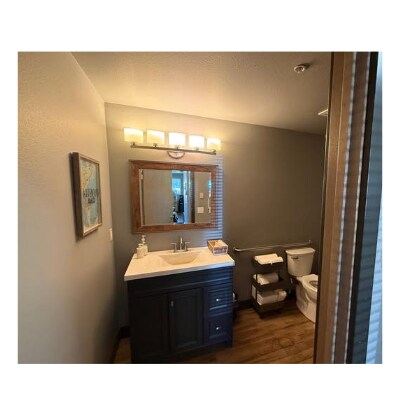 More Photos Of 940 SE 9th St, Bend Warehouse For Lease