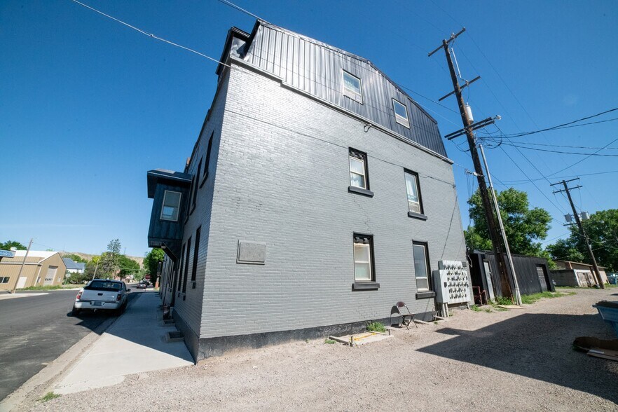 More Photos Of 809 15th St, Fort Benton Apartments For Sale