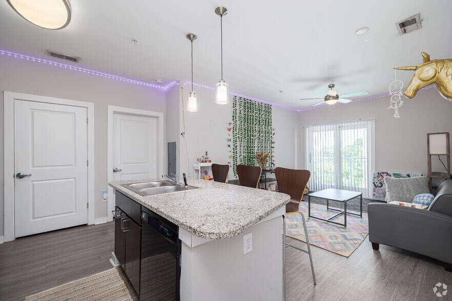 More Photos Of 540 Selma St, Savannah Apartments For Lease