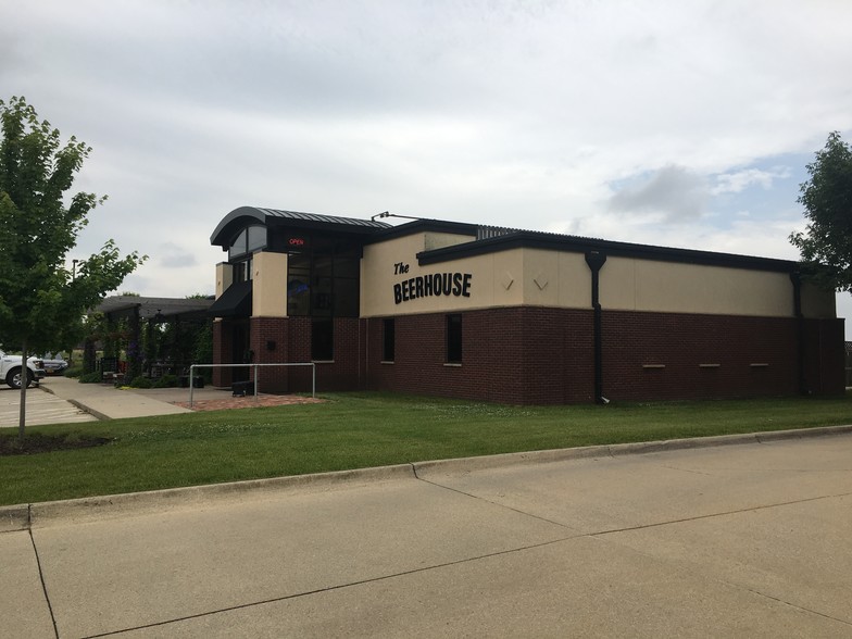 More Photos Of 4810 86th St, Urbandale Restaurant For Sale