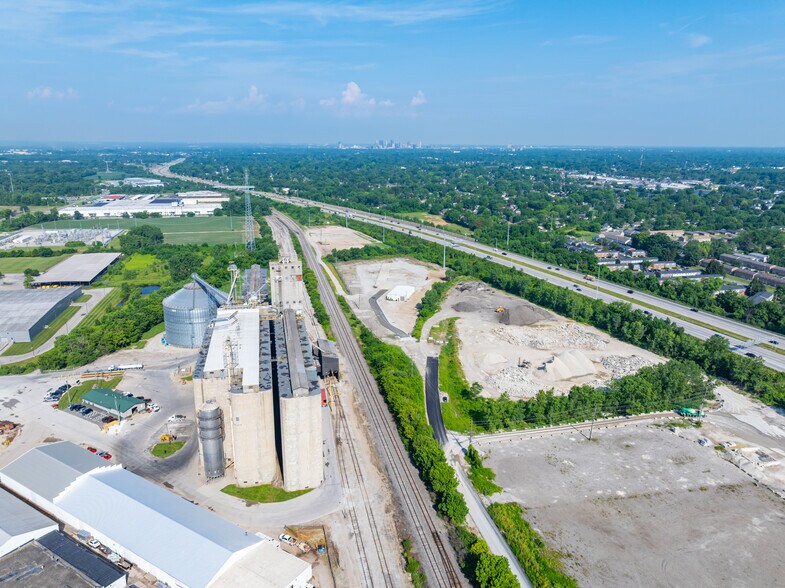 More Photos Of 4100 Truro Station Service Rd, Columbus Manufacturing For Sale