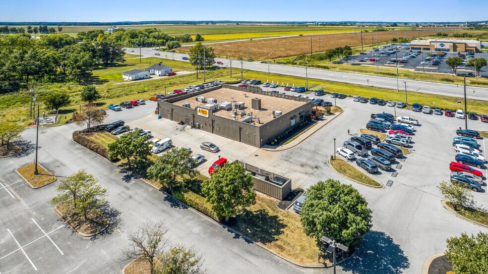 More Photos Of 5311 Frederica St, Owensboro Restaurant For Sale