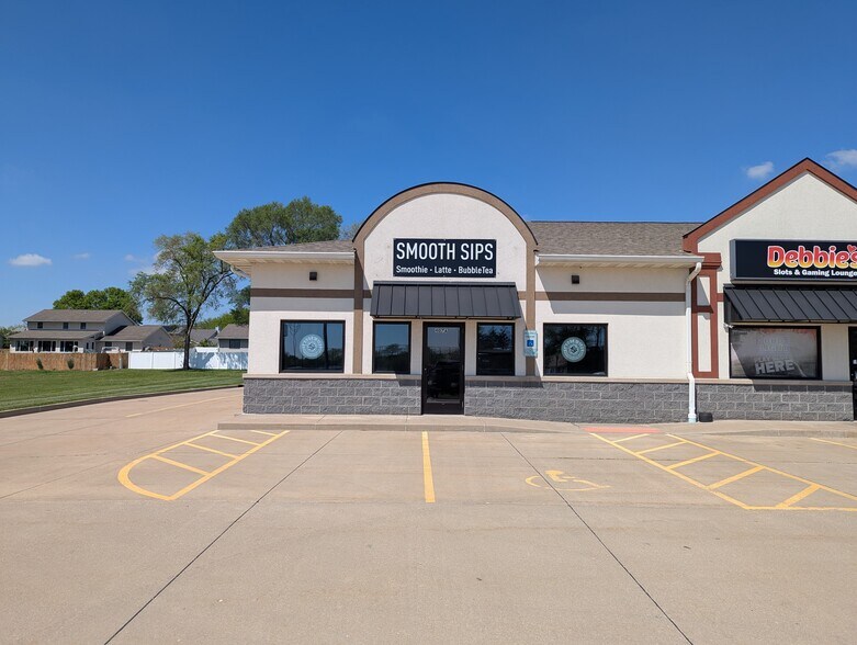 More Photos Of 407 S 4th St, Dunlap Storefront Retail Office For Sale