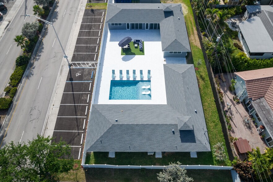 More Photos Of 2009-2025 NE 26th St, Wilton Manors Apartments For Sale