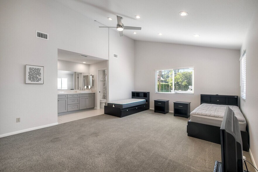 More Photos Of 6809 Corintia St, Carlsbad Multifamily For Sale
