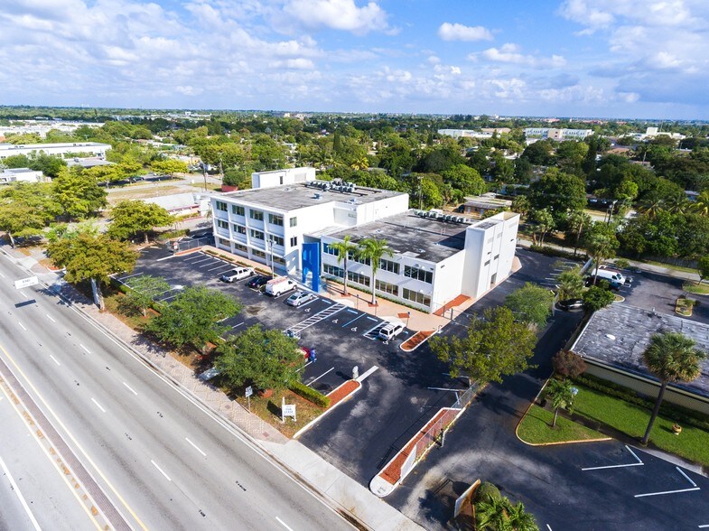 More Photos Of 3521 W Broward Blvd, Fort Lauderdale Office For Sale