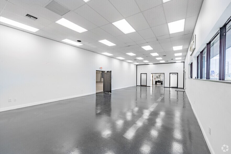 More Photos Of 4200-4250 NW 72nd Ave, Miami Warehouse For Lease