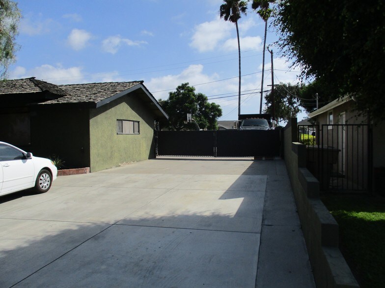 More Photos Of 4652 Katella Ave, Los Alamitos Office For Lease