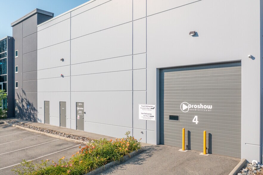 More Photos Of 8105 North Fraser Way, Burnaby Warehouse For Lease