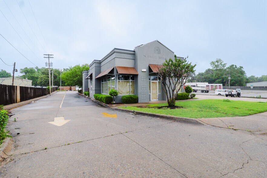 Primary Photo Of 901 E Broadway Ave, North Little Rock General Retail For Sale