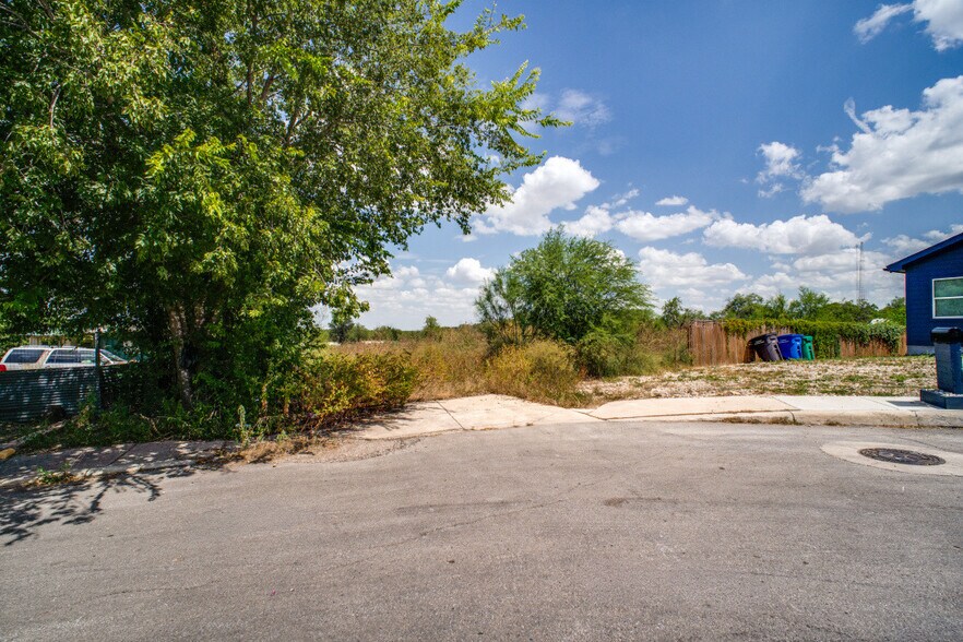 More Photos Of 226 Beethoven St, San Antonio Land For Sale
